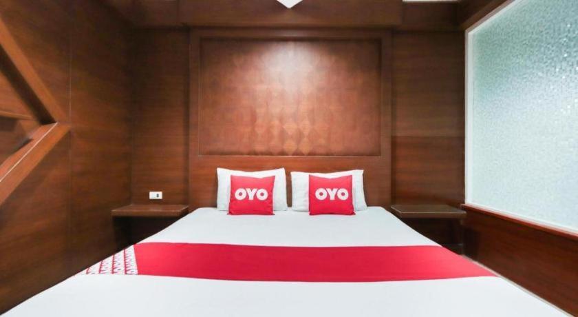 Oyo 1172 Goodnight Hotel 3*